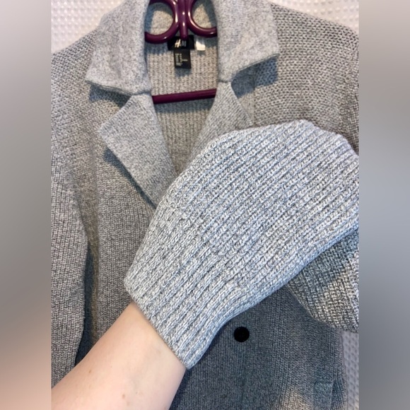 2/49$ Men’s H&M gray 100% cotton Double-Breasted Gilet knit Cardigan Sz medium - Picture 3 of 13
